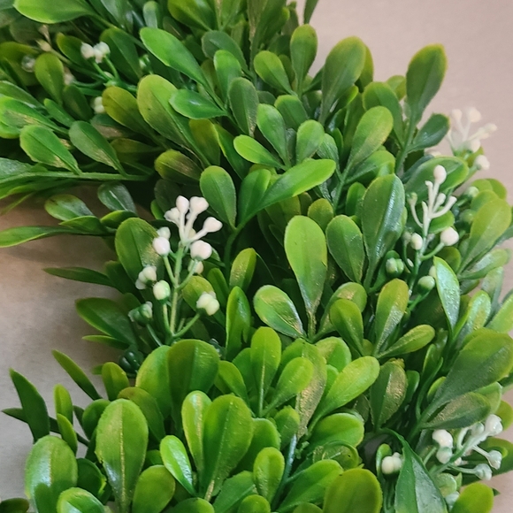 Green Wreath - Picture 5 of 6